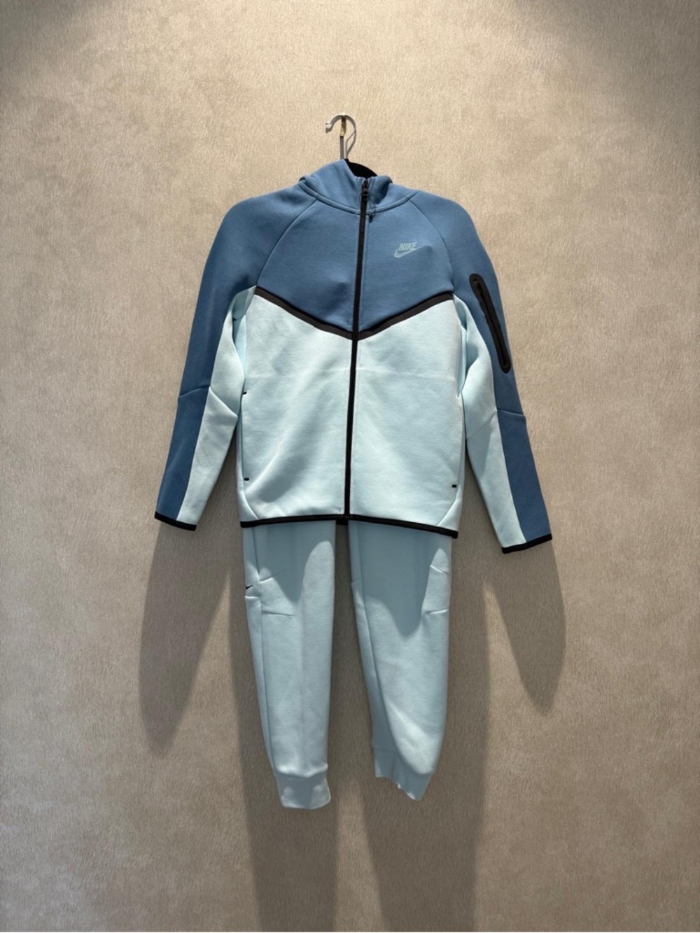 Nike Two-Tone Blue Light Blue Zip Hoodie & Joggers Set